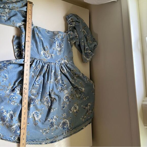 Avec Les Filles NWT Dress Denim Floral Smocked Puff Sleeve Bow Size Small - Picture 9 of 9